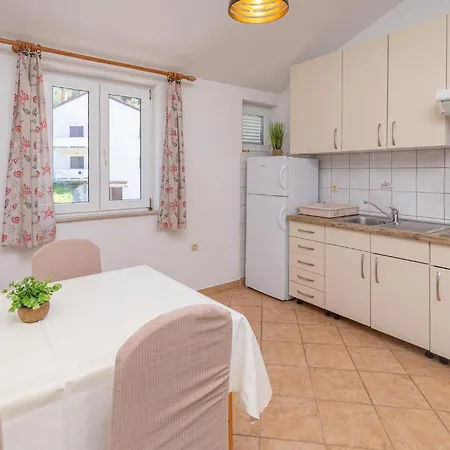 Apartment Cozy In With Kitchen